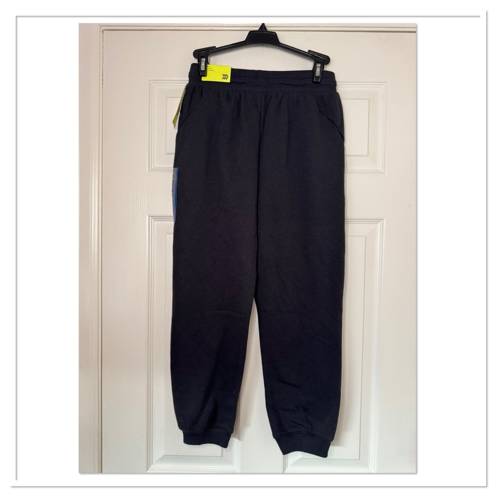 Girl’s Fleece Jogger Pants all in motion - Picture 3 of 4